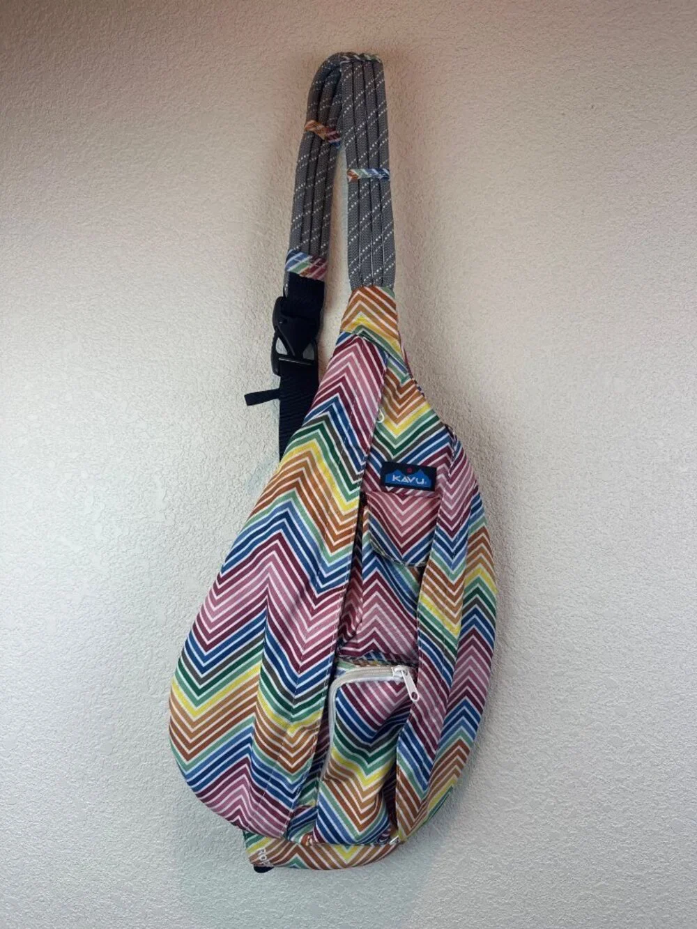 KAVU Rope Sling Bag Rainbow Chevron Stripe Crossbody Backpack Colorful